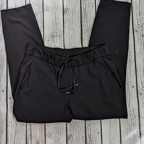 LULULEMON ATHLETICA On The Fly Pant Size 4 - Picture 14 of 16